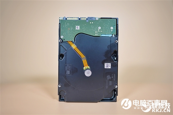 每年可写入300TB！希捷酷狼Pro 16TB硬盘图赏