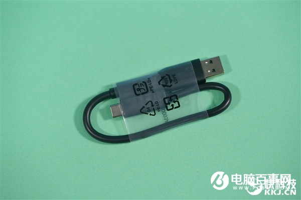 速度达1GB/s!英睿达X8移动SSD 2TB图赏:4寸手机大小