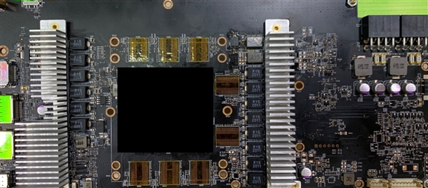 AMD RX 6000显卡真身首曝：双8针供电、功耗不容小觑