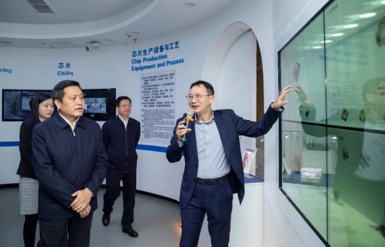 五年新跨越 大周“芯”征程 萍乡市市委书记李小豹率团考察西人马大周（萍乡）医疗科技有限公司