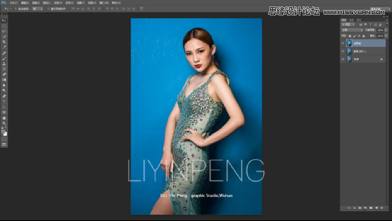 PS调出室内人像照片唯美的时尚大片效果