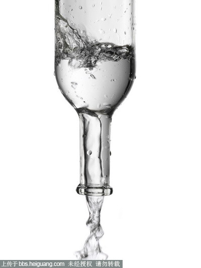 PS创意合成玻璃瓶中被水淹没的美女