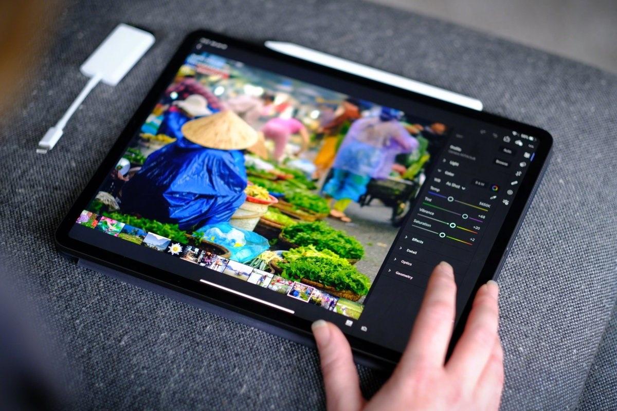 预计苹果明年上半年的 iPad Pro 为 mini LED 面板，而下半年将采用 OLED 面板