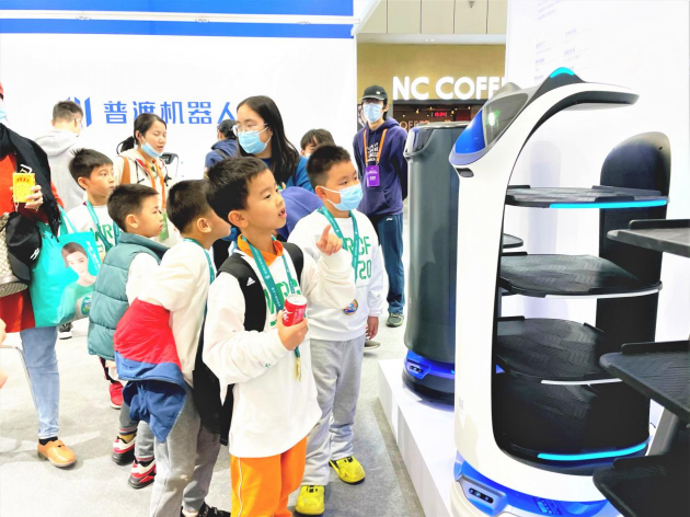 普渡机器人精彩亮相2020中国（佛山）国际智能机器人博览会