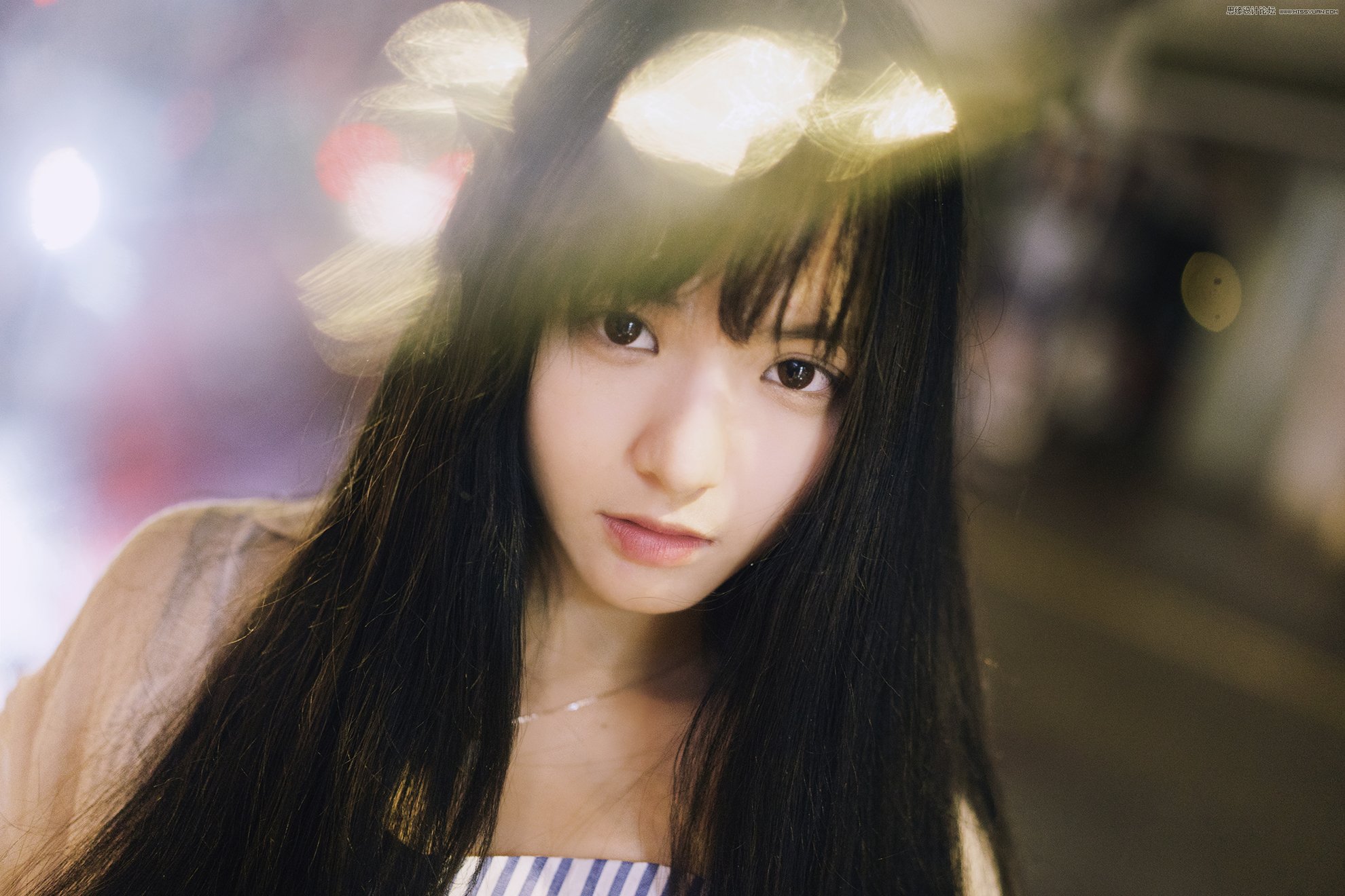 PS调出外景雨季人像照片清新艺术效果