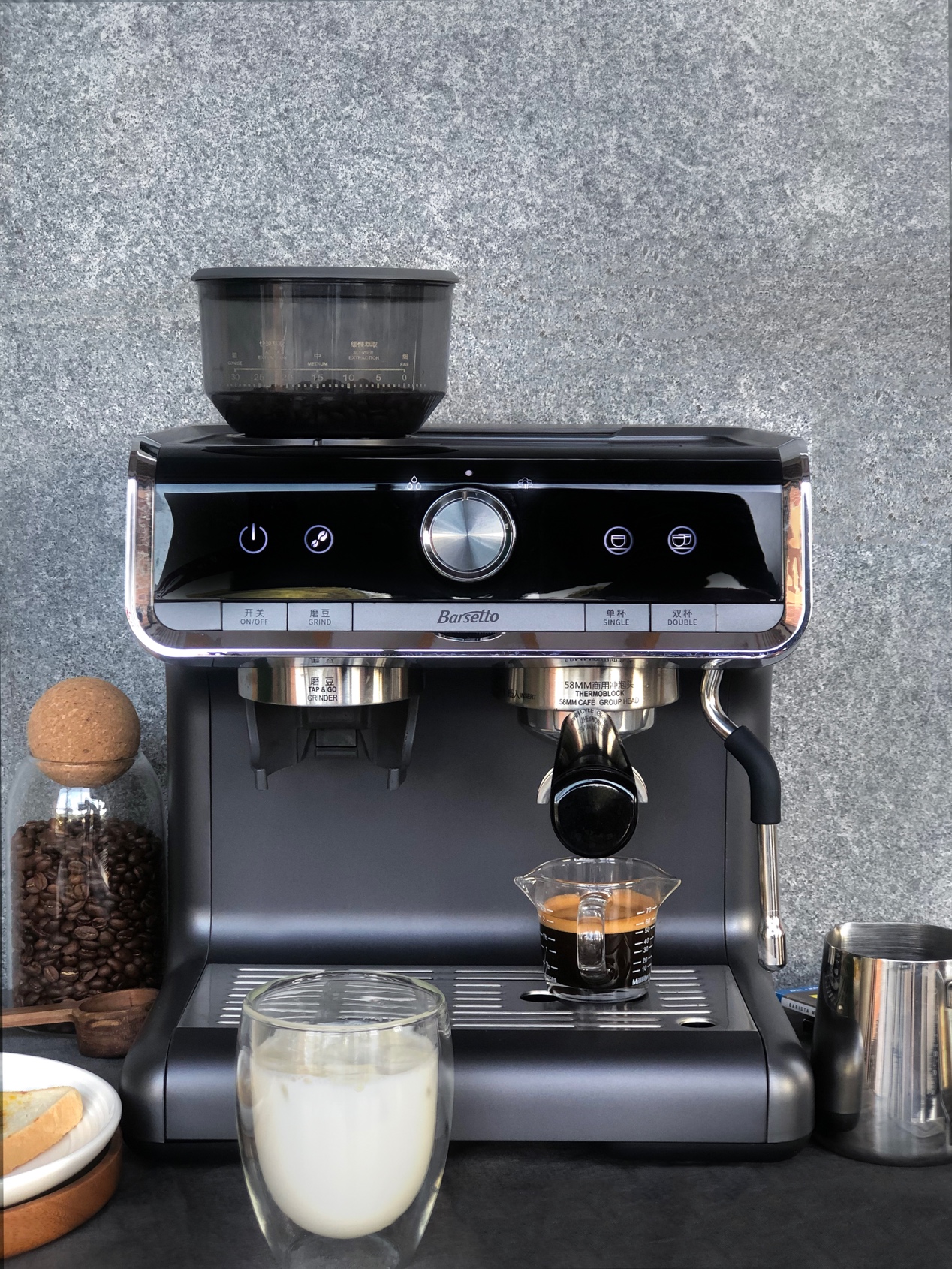 百胜图Barsetto半自动咖啡机破局革新,开启“超传统”咖啡机新时代