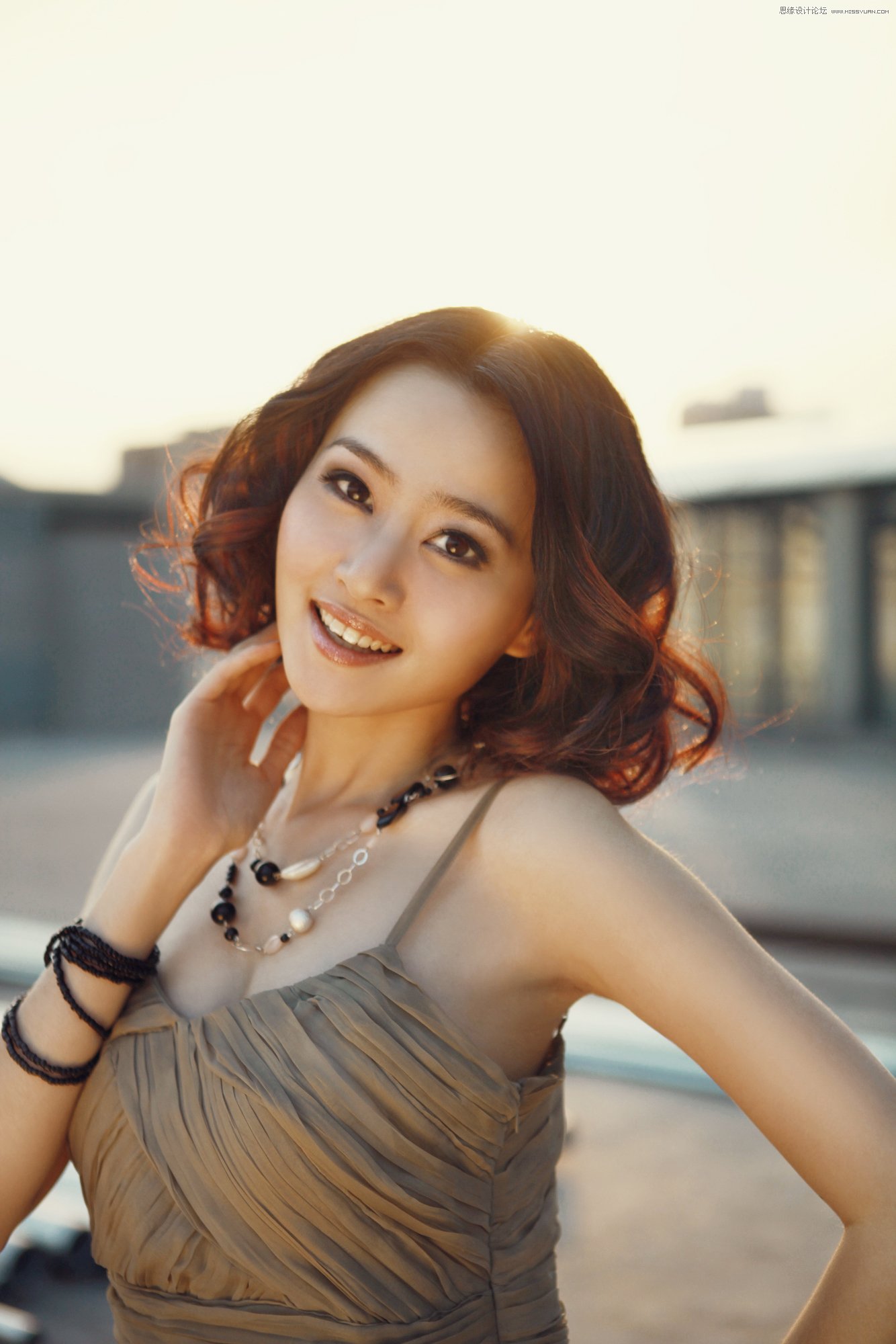 ps调出外景逆光人像质感肤色效果