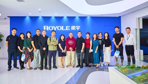 澳门科技大学到访柔宇:柔宇的自主技术让产品“活”了起来