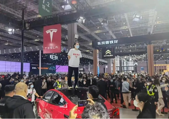 剑指特斯拉?360计划推出行车黑匣子,可记录驾驶状态