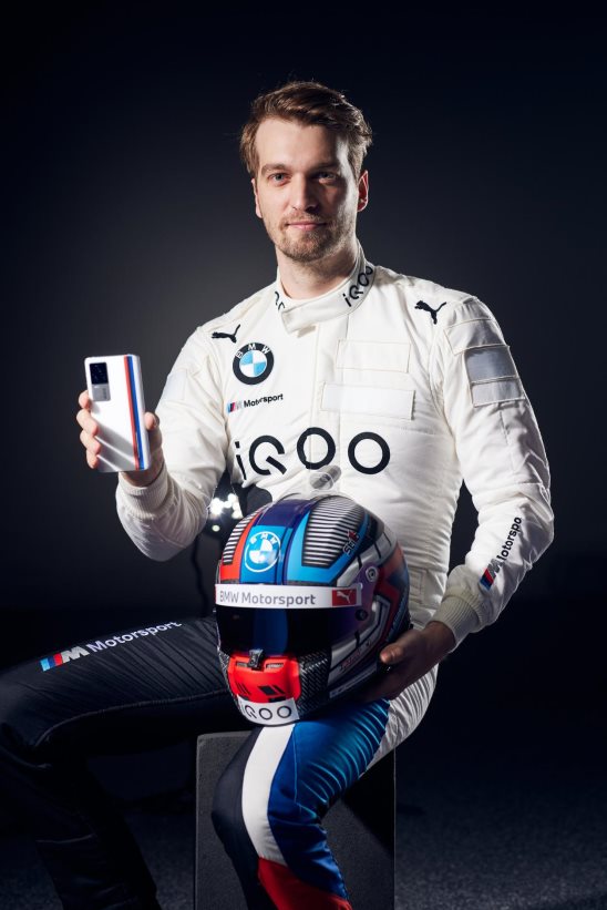 新版iQOO 7传奇版登场!骁龙888芯片加持,游戏表现极佳