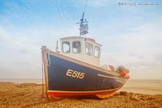 PS给海边轮船照片添加金黄色效果