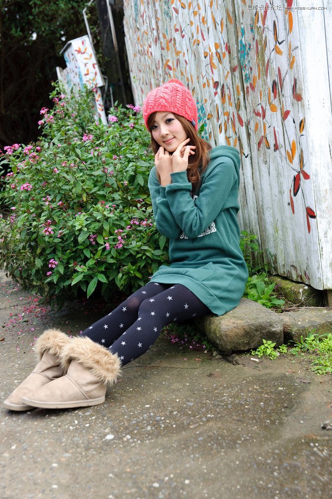 PS调出墙边女孩唯美的柔色效果