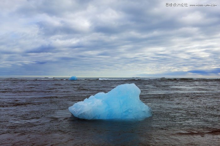 PS合成超酷的汽车行驶海报