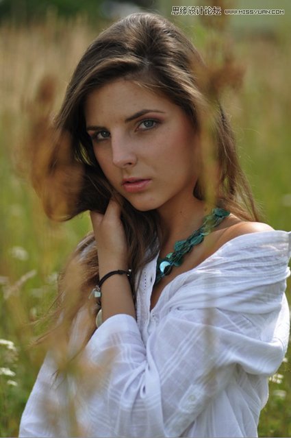 PS使用图层模式给外景美女调出时尚清新色