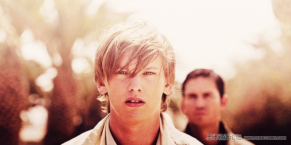 PS调出国外照片非主流红色调