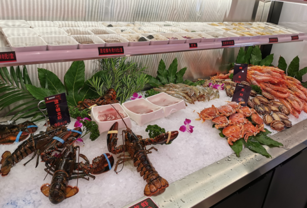 普渡机器人“葫芦”入驻张亮麻辣烫(江桥万达店)