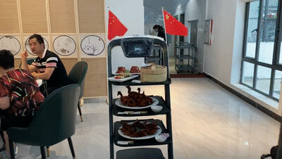 智慧防疫,普渡机器人为疫情防控保驾护航