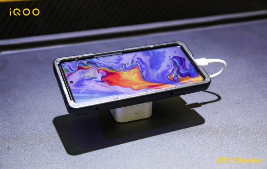 骁龙888 Plus+独显芯片双重发力!iQOO 8系列或成下半年最强旗舰