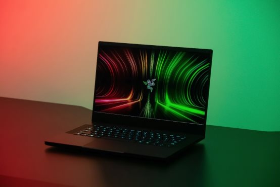 做英雄还是做NPC？雷蛇×AMD给你答案