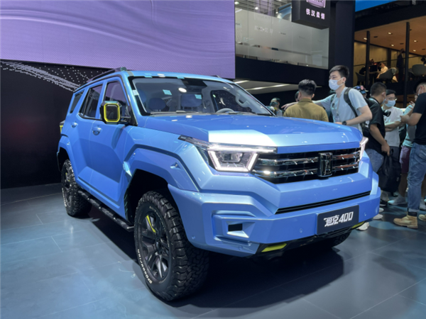 中大型越野SUV!长城坦克400正式发布 机甲风酷似丰田FJ