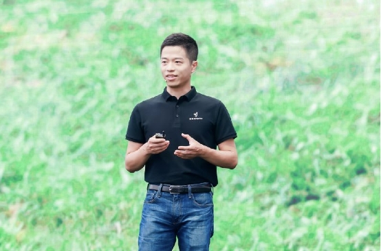 九号公司用科技重新定义割草机,赛格威割草机器人重磅发布