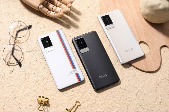 新一代KPL赛事用机iQOO 8,再次拉高游戏体验上限