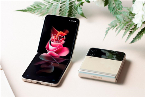 三星Galaxy Z Flip3 5G耐用性升级 向理想中的折叠屏迈出关键一步