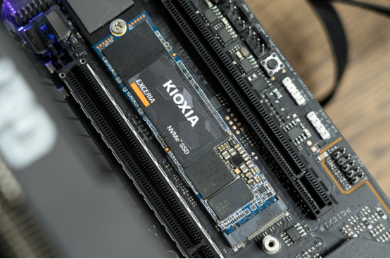 国庆给爱机扩个容:这款高性价比固态硬盘值得选购