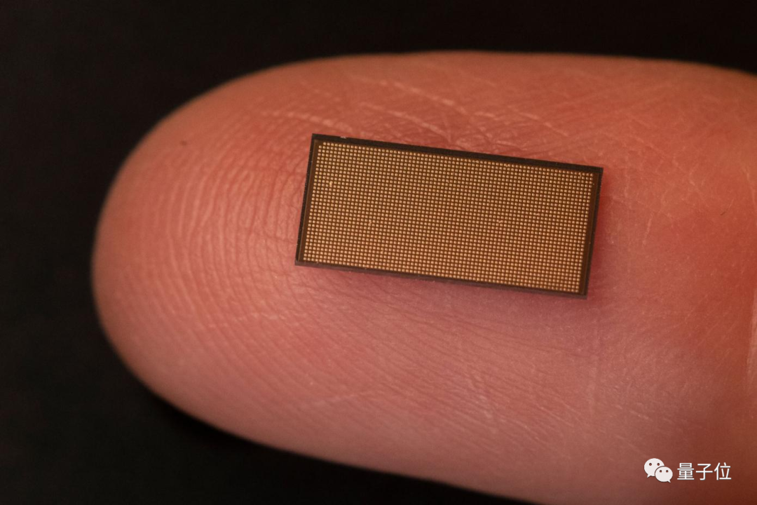 英特尔发布首个 7nm 芯片 Loihi 2：用于神经拟态计算，可模拟 100 万神经元