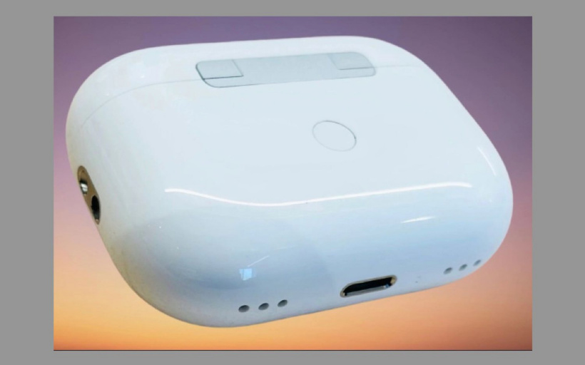 苹果 AirPods Pro 2 实拍图曝光：充电盒新增扬声器开孔、挂绳孔