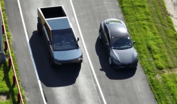 新款特斯拉Model S实车曝光 全新样式尾灯抢眼：2022年上市