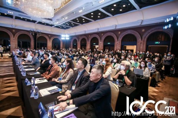 万国数据重磅发布第一代Smart DC，重新定义绿色智能数据中心