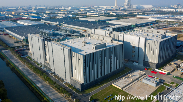 万国数据重磅发布第一代Smart DC，重新定义绿色智能数据中心