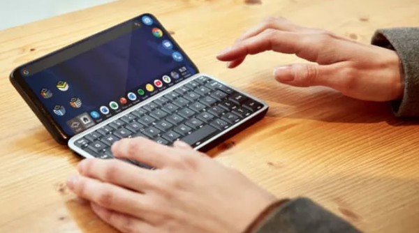 侧滑全键盘设计,Planet Astro Slide 5G 发布:Android+Linux 双系统