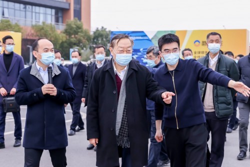 李毅中等调研蘑菇车联，“车路云一体化”智慧交通项目初具规模