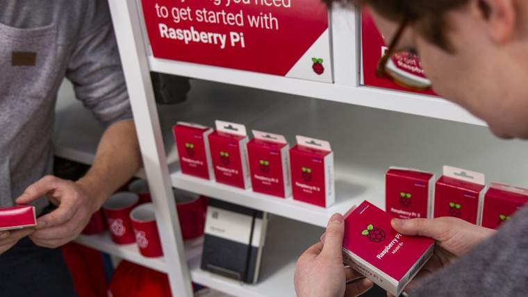 树莓派将在英国城镇推出更多快闪店:用户可购买 Raspberry Pi 4/400 等