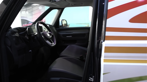 大众电动“面包车”ID.BUZZ内饰曝光：前排三座、尾门对开！