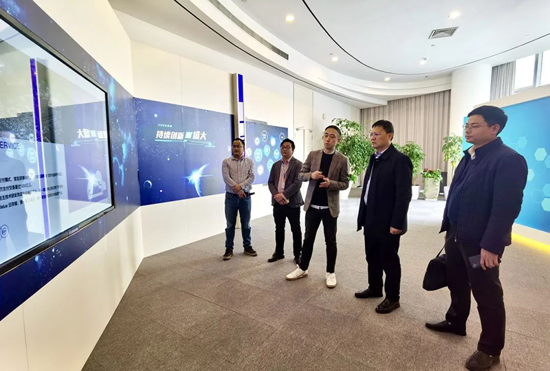 龙南市政府市长彭江闽一行莅临考察盛大比格云