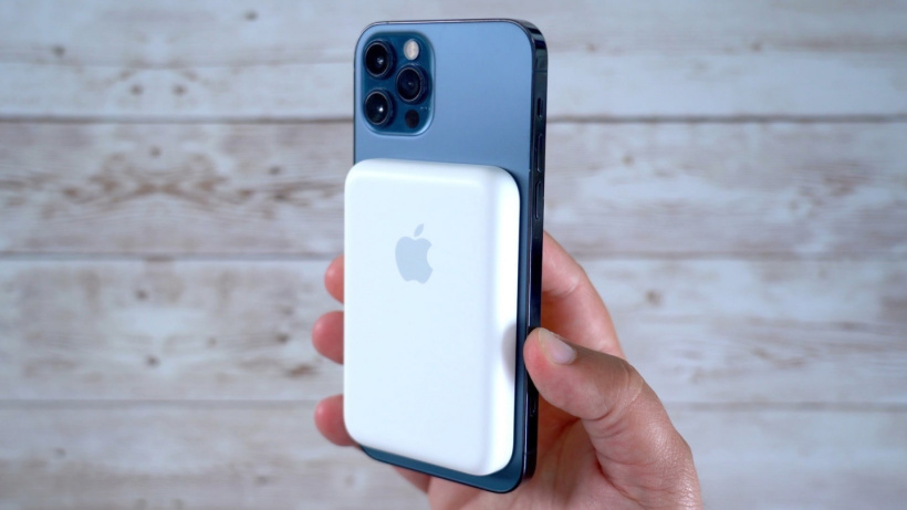 苹果 MagSafe 外接电池新固件 2.7.b.0 发布，兼容 iPhone 12/13 系列手机